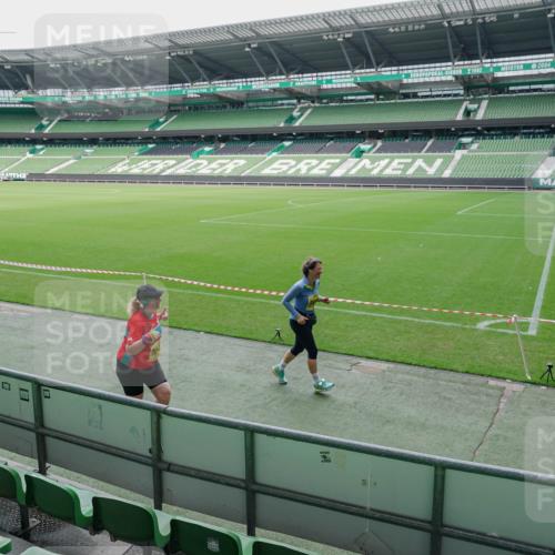 13.09.2026 - 21. swb-Marathon Bremen Michael Burmester http://msf.ph/oto/10489463 13.09.2026 10:52:20 Laufen im Stadion 10317, 10387, 10533, 10534, 10650, 10967, 10968, 11017, 11025, 11161, 11195, 11341, 11352, 11444, 11496, 11538, 11807, 12377, 12408, 12416, 12535, 12546, 10264, 10292, 10407, 10413, 10440, 10732, 10754, 10789, 10925, 11104, 11254, 11262, 11423, 11443, 11541, 11698, 11712, 11851, 11942, 11980, 12083, 12440, 12444, 12471, 12472, 12542, 12561 meine-sportfotos.de