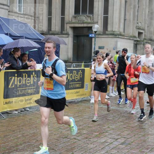 13.09.2026 - Kiel Lauf Yannick Fuchs http://msf.ph/oto/10489621 13.09.2026 11:42:04 Laufen 6641, 10201, 897, 100 meine-sportfotos.de