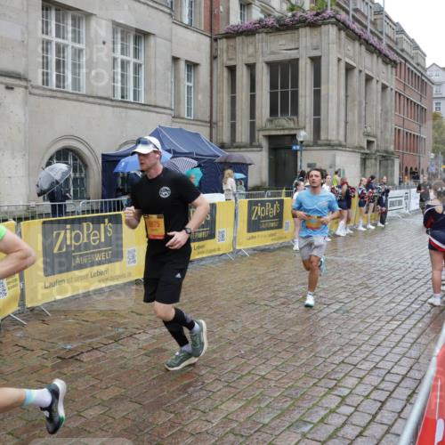 13.09.2026 - Kiel Lauf Yannick Fuchs http://msf.ph/oto/10489724 13.09.2026 11:43:04 Laufen 5875, 789 meine-sportfotos.de