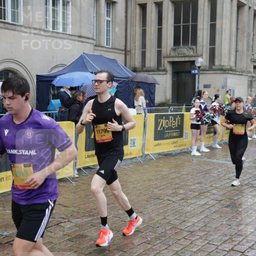 13.09.2026 - Kiel Lauf Yannick Fuchs http://msf.ph/oto/10489732 13.09.2026 11:43:10 Laufen 11799, 39, 8513, 4272 meine-sportfotos.de