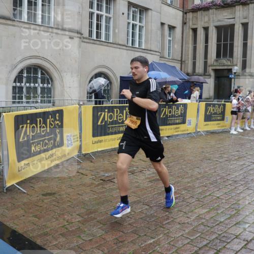 13.09.2026 - Kiel Lauf Yannick Fuchs http://msf.ph/oto/10489803 13.09.2026 11:43:46 Laufen 7915 meine-sportfotos.de