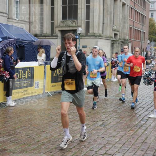 13.09.2026 - Kiel Lauf Yannick Fuchs http://msf.ph/oto/10490065 13.09.2026 11:45:44 Laufen 12847, 3736, 5708 meine-sportfotos.de
