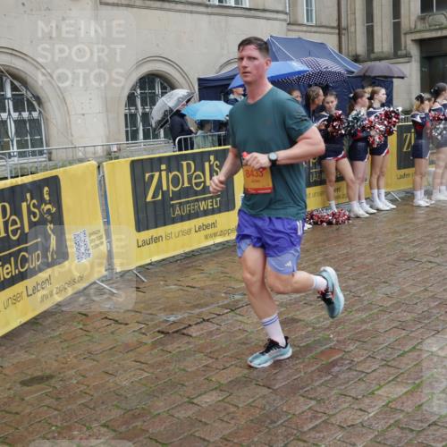 13.09.2026 - Kiel Lauf Yannick Fuchs http://msf.ph/oto/10490239 13.09.2026 11:46:55 Laufen 8433 meine-sportfotos.de