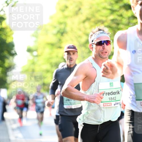 20.09.2026 - PSD Bank Halbmarathon Dr. Thomas Lammeyer http://msf.ph/oto/10492140 20.09.2026 10:31:40 Laufen 1842 meine-sportfotos.de