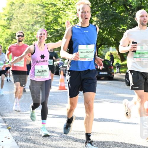 20.09.2026 - PSD Bank Halbmarathon Dr. Thomas Lammeyer http://msf.ph/oto/10495481 20.09.2026 10:42:09 Laufen 1088, 3227, 4639 meine-sportfotos.de