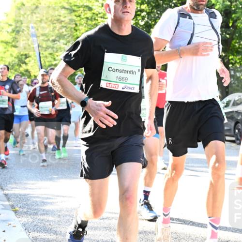 20.09.2026 - PSD Bank Halbmarathon Dr. Thomas Lammeyer http://msf.ph/oto/10495576 20.09.2026 10:42:23 Laufen 1669, 552 meine-sportfotos.de