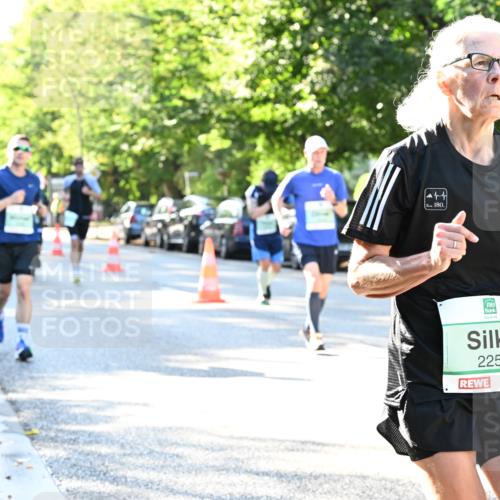 20.09.2026 - PSD Bank Halbmarathon Dr. Thomas Lammeyer http://msf.ph/oto/10495683 20.09.2026 10:42:40 Laufen 180, 2255 meine-sportfotos.de