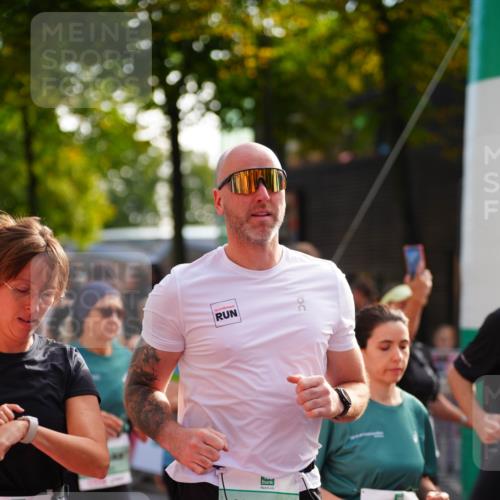 20.09.2026 - PSD Bank Halbmarathon LAZAROV Photography http://msf.ph/oto/10507590 20.09.2026 10:04:03 Laufen 2837, 2825, 1357 meine-sportfotos.de