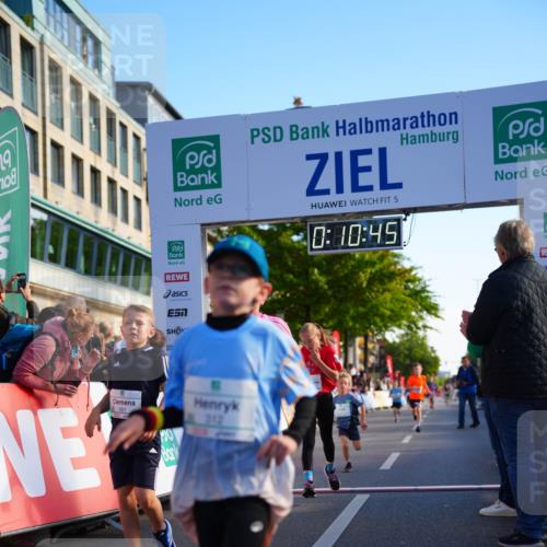 20.09.2026 - PSD Bank Halbmarathon LAZAROV Photography http://msf.ph/oto/10510478 20.09.2026 10:30:09 Laufen 19, 361, 5, 0, 10, 45, 212 meine-sportfotos.de