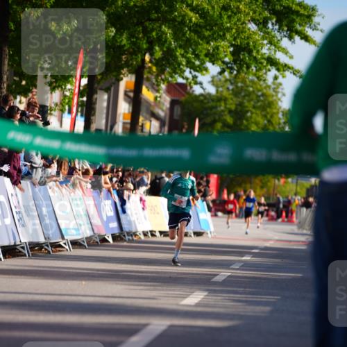 20.09.2026 - PSD Bank Halbmarathon LAZAROV Photography http://msf.ph/oto/10547736 20.09.2026 10:27:18 Ziel 371 meine-sportfotos.de