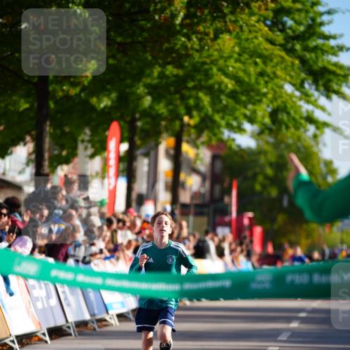 20.09.2026 - PSD Bank Halbmarathon LAZAROV Photography http://msf.ph/oto/10547737 20.09.2026 10:27:21 Ziel 371 meine-sportfotos.de