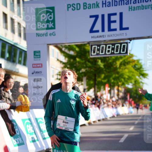 20.09.2026 - PSD Bank Halbmarathon LAZAROV Photography http://msf.ph/oto/10547752 20.09.2026 10:27:24 Ziel 371 meine-sportfotos.de