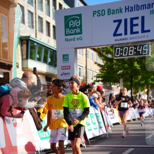 20.09.2026 - PSD Bank Halbmarathon LAZAROV Photography http://msf.ph/oto/10547799 20.09.2026 10:28:09 Ziel 123, 130, 216, 241, 250, 271, 445, 457 meine-sportfotos.de