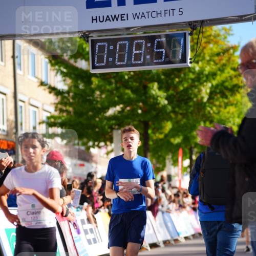 20.09.2026 - PSD Bank Halbmarathon LAZAROV Photography http://msf.ph/oto/10547810 20.09.2026 10:28:15 Ziel 123, 130, 262, 271, 419, 445 meine-sportfotos.de