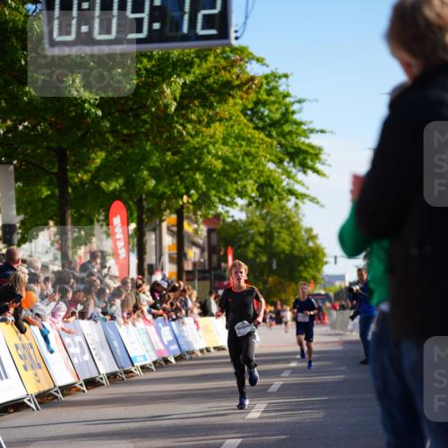 20.09.2026 - PSD Bank Halbmarathon LAZAROV Photography http://msf.ph/oto/10547827 20.09.2026 10:28:37 Ziel 111 meine-sportfotos.de