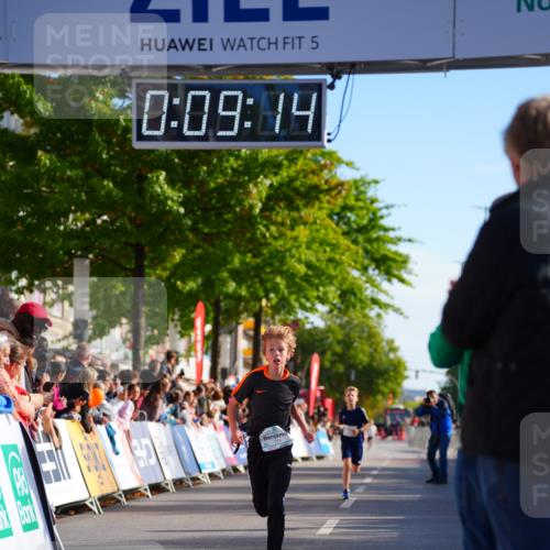 20.09.2026 - PSD Bank Halbmarathon LAZAROV Photography http://msf.ph/oto/10547830 20.09.2026 10:28:38 Ziel 111, 362 meine-sportfotos.de