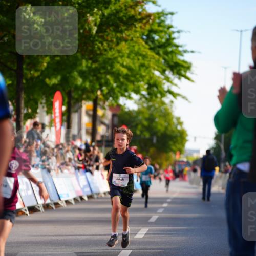20.09.2026 - PSD Bank Halbmarathon LAZAROV Photography http://msf.ph/oto/10547861 20.09.2026 10:29:01 Ziel 206, 211, 242, 258, 301, 354 meine-sportfotos.de