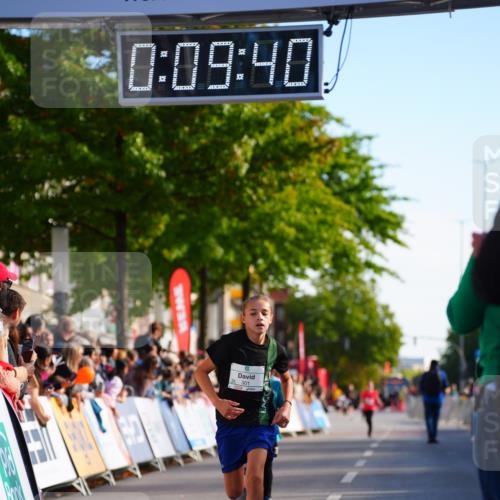 20.09.2026 - PSD Bank Halbmarathon LAZAROV Photography http://msf.ph/oto/10547867 20.09.2026 10:29:04 Ziel 206, 211, 242, 258, 301 meine-sportfotos.de