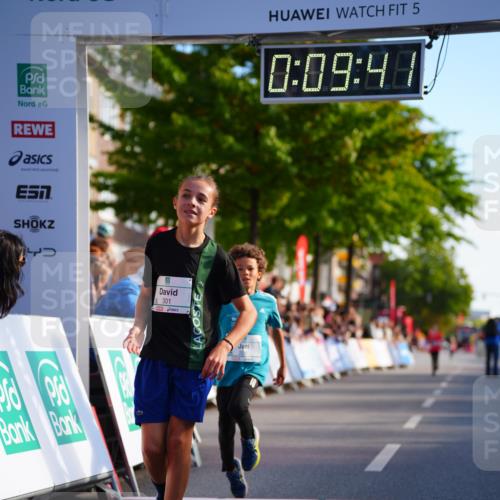 20.09.2026 - PSD Bank Halbmarathon LAZAROV Photography http://msf.ph/oto/10547872 20.09.2026 10:29:05 Ziel 206, 211, 242, 258, 301 meine-sportfotos.de