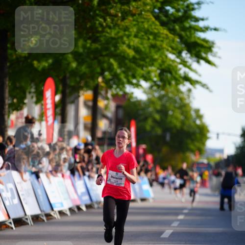 20.09.2026 - PSD Bank Halbmarathon LAZAROV Photography http://msf.ph/oto/10547875 20.09.2026 10:29:13 Ziel 124, 206 meine-sportfotos.de