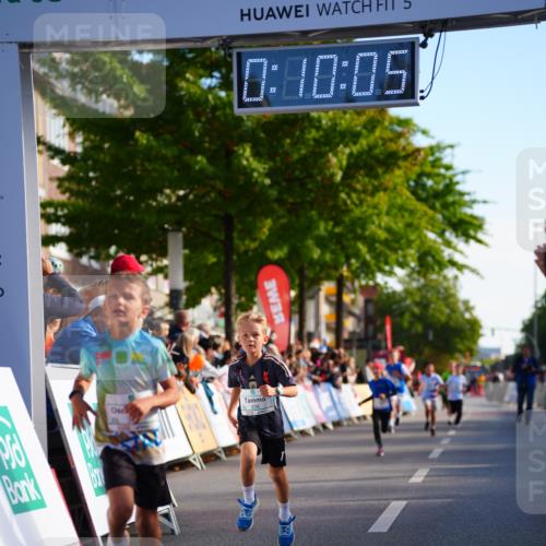 20.09.2026 - PSD Bank Halbmarathon LAZAROV Photography http://msf.ph/oto/10547905 20.09.2026 10:29:29 Ziel 102, 137, 181, 228, 377, 406 meine-sportfotos.de