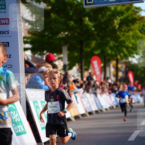 20.09.2026 - PSD Bank Halbmarathon LAZAROV Photography http://msf.ph/oto/10547908 20.09.2026 10:29:30 Ziel 102, 137, 140, 181, 228, 357, 377, 406 meine-sportfotos.de