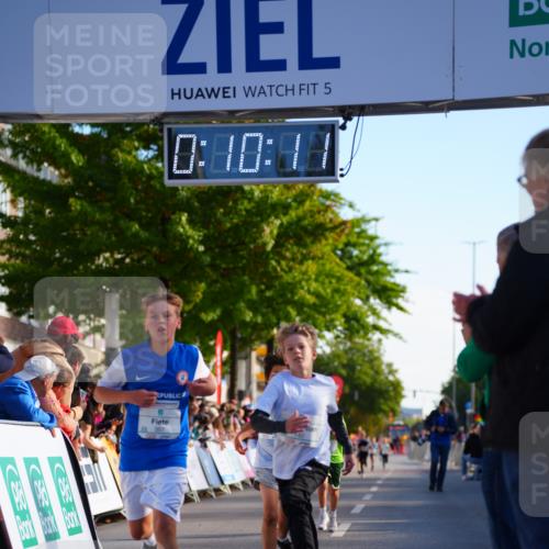 20.09.2026 - PSD Bank Halbmarathon LAZAROV Photography http://msf.ph/oto/10547920 20.09.2026 10:29:35 Ziel 102, 140, 228, 357, 368, 377, 434 meine-sportfotos.de