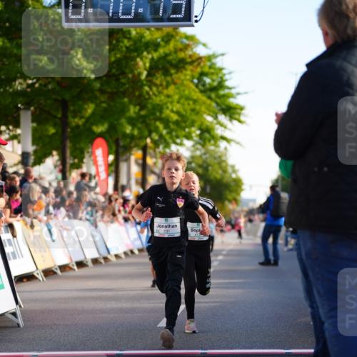 20.09.2026 - PSD Bank Halbmarathon LAZAROV Photography http://msf.ph/oto/10547932 20.09.2026 10:29:43 Ziel 165, 231, 368, 417, 434 meine-sportfotos.de