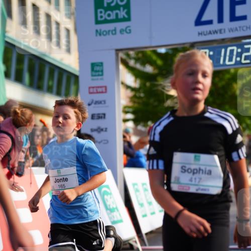 20.09.2026 - PSD Bank Halbmarathon LAZAROV Photography http://msf.ph/oto/10547941 20.09.2026 10:29:46 Ziel 165, 202, 231, 279, 417 meine-sportfotos.de