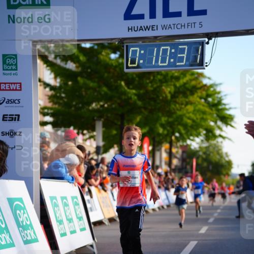 20.09.2026 - PSD Bank Halbmarathon LAZAROV Photography http://msf.ph/oto/10547960 20.09.2026 10:29:55 Ziel 112, 202, 266, 279, 321 meine-sportfotos.de