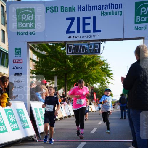 20.09.2026 - PSD Bank Halbmarathon LAZAROV Photography http://msf.ph/oto/10547973 20.09.2026 10:30:07 Ziel 183, 310, 312, 315, 318, 321, 361 meine-sportfotos.de