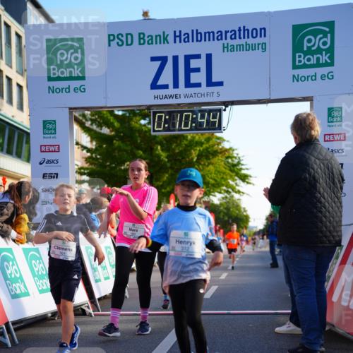 20.09.2026 - PSD Bank Halbmarathon LAZAROV Photography http://msf.ph/oto/10547978 20.09.2026 10:30:08 Ziel 183, 310, 312, 315, 318, 361 meine-sportfotos.de