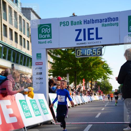 20.09.2026 - PSD Bank Halbmarathon LAZAROV Photography http://msf.ph/oto/10548003 20.09.2026 10:30:20 Ziel 116, 127, 167, 297, 405, 456 meine-sportfotos.de