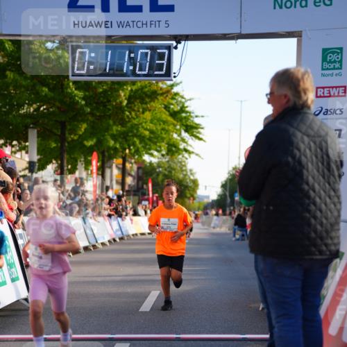 20.09.2026 - PSD Bank Halbmarathon LAZAROV Photography http://msf.ph/oto/10548015 20.09.2026 10:30:27 Ziel 110, 127, 275, 297, 397 meine-sportfotos.de