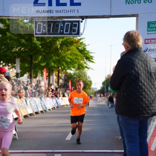 20.09.2026 - PSD Bank Halbmarathon LAZAROV Photography http://msf.ph/oto/10548017 20.09.2026 10:30:28 Ziel 110, 114, 127, 275, 397 meine-sportfotos.de