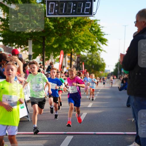 20.09.2026 - PSD Bank Halbmarathon LAZAROV Photography http://msf.ph/oto/10548033 20.09.2026 10:30:36 Ziel 114, 159, 160, 176, 256, 257, 319, 391, 408 meine-sportfotos.de