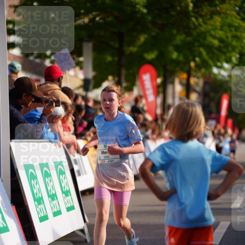 20.09.2026 - PSD Bank Halbmarathon LAZAROV Photography http://msf.ph/oto/10548045 20.09.2026 10:30:42 Ziel 121, 160, 176, 256, 257, 319, 340, 391, 408 meine-sportfotos.de