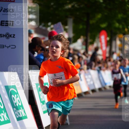 20.09.2026 - PSD Bank Halbmarathon LAZAROV Photography http://msf.ph/oto/10548052 20.09.2026 10:30:47 Ziel 121, 149, 319, 340, 347, 355, 380, 438 meine-sportfotos.de