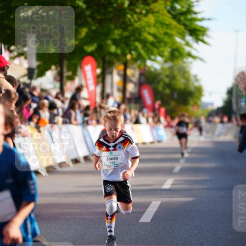 20.09.2026 - PSD Bank Halbmarathon LAZAROV Photography http://msf.ph/oto/10548061 20.09.2026 10:30:51 Ziel 121, 149, 347, 355, 380, 438 meine-sportfotos.de