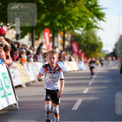 20.09.2026 - PSD Bank Halbmarathon LAZAROV Photography http://msf.ph/oto/10548064 20.09.2026 10:30:51 Ziel 121, 149, 347, 355, 380, 438 meine-sportfotos.de