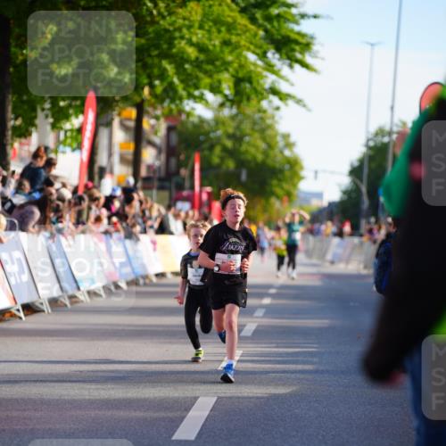 20.09.2026 - PSD Bank Halbmarathon LAZAROV Photography http://msf.ph/oto/10548068 20.09.2026 10:30:55 Ziel 149, 304, 347, 355, 380, 430, 438 meine-sportfotos.de