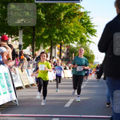 20.09.2026 - PSD Bank Halbmarathon LAZAROV Photography http://msf.ph/oto/10548077 20.09.2026 10:31:05 Ziel 388, 422, 430, 435, 436 meine-sportfotos.de