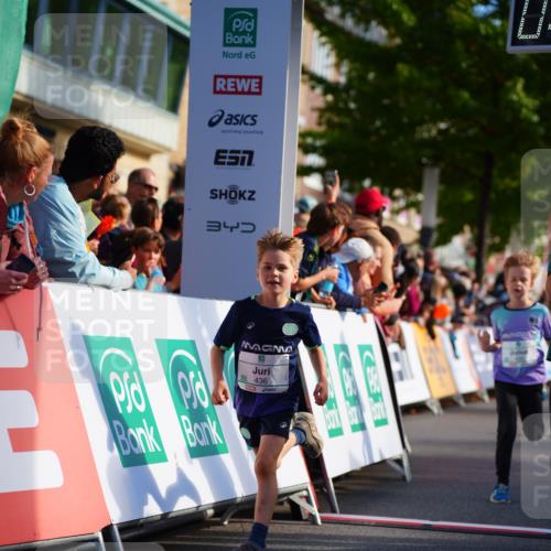 20.09.2026 - PSD Bank Halbmarathon LAZAROV Photography http://msf.ph/oto/10548084 20.09.2026 10:31:07 Ziel 388, 394, 422, 435, 436 meine-sportfotos.de