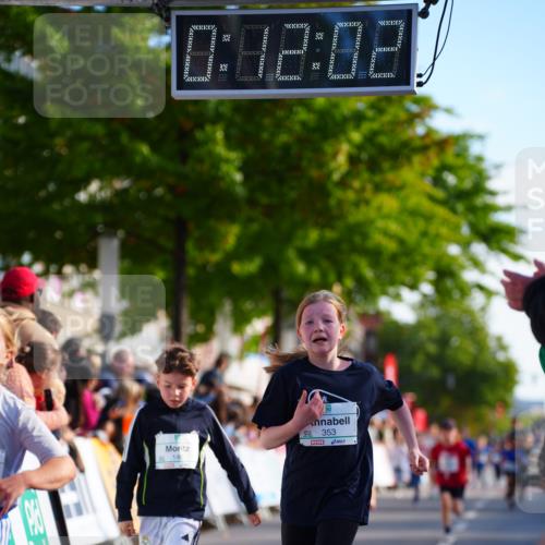 20.09.2026 - PSD Bank Halbmarathon LAZAROV Photography http://msf.ph/oto/10548122 20.09.2026 10:31:26 Ziel 108, 146, 158, 217, 245, 280, 309, 326, 353, 358, 395, 398, 439, 448 meine-sportfotos.de