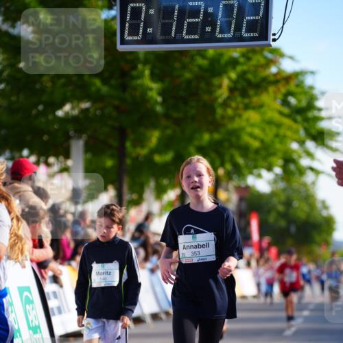 20.09.2026 - PSD Bank Halbmarathon LAZAROV Photography http://msf.ph/oto/10548123 20.09.2026 10:31:26 Ziel 108, 146, 158, 217, 245, 280, 309, 326, 353, 358, 395, 398, 439, 448 meine-sportfotos.de