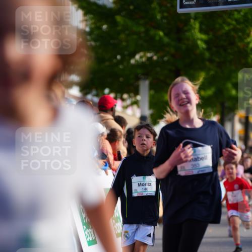 20.09.2026 - PSD Bank Halbmarathon LAZAROV Photography http://msf.ph/oto/10548125 20.09.2026 10:31:27 Ziel 108, 146, 158, 217, 245, 280, 309, 326, 353, 358, 395, 398, 410, 439, 448 meine-sportfotos.de