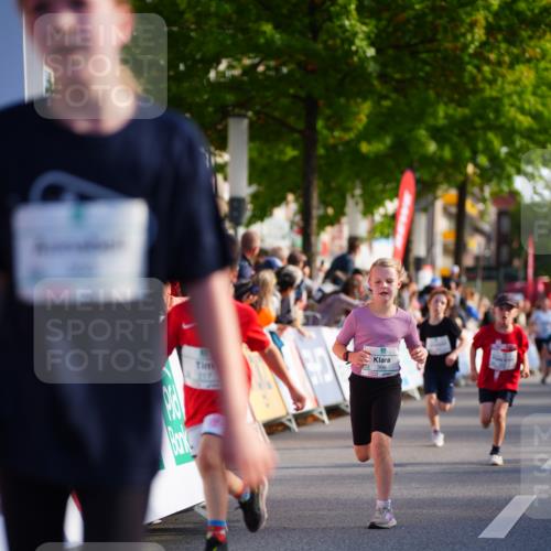 20.09.2026 - PSD Bank Halbmarathon LAZAROV Photography http://msf.ph/oto/10548127 20.09.2026 10:31:28 Ziel 108, 146, 158, 217, 309, 353, 358, 395, 398, 407, 410, 439 meine-sportfotos.de