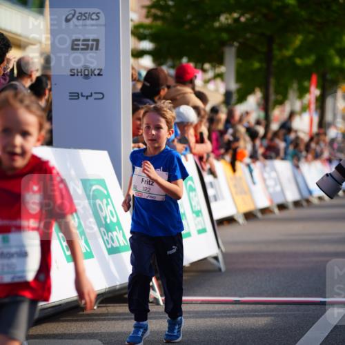 20.09.2026 - PSD Bank Halbmarathon LAZAROV Photography http://msf.ph/oto/10548159 20.09.2026 10:31:43 Ziel 189, 208, 210, 219, 223, 260, 322, 375, 414, 450 meine-sportfotos.de