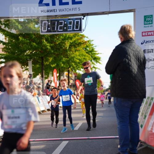 20.09.2026 - PSD Bank Halbmarathon LAZAROV Photography http://msf.ph/oto/10548174 20.09.2026 10:31:54 Ziel 103, 189, 261, 336, 451, 458 meine-sportfotos.de