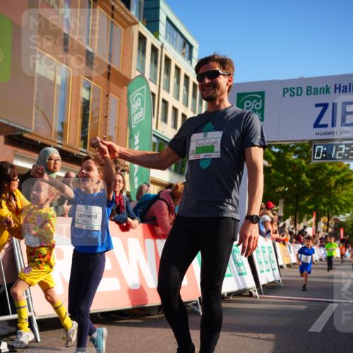 20.09.2026 - PSD Bank Halbmarathon LAZAROV Photography http://msf.ph/oto/10548188 20.09.2026 10:31:59 Ziel 225, 336, 399, 416, 426, 427, 451, 458 meine-sportfotos.de